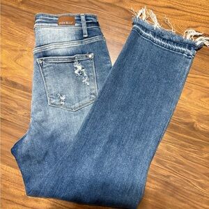 Judy Blue Women's Straight Leg Frayed Hem Jeans 5/27